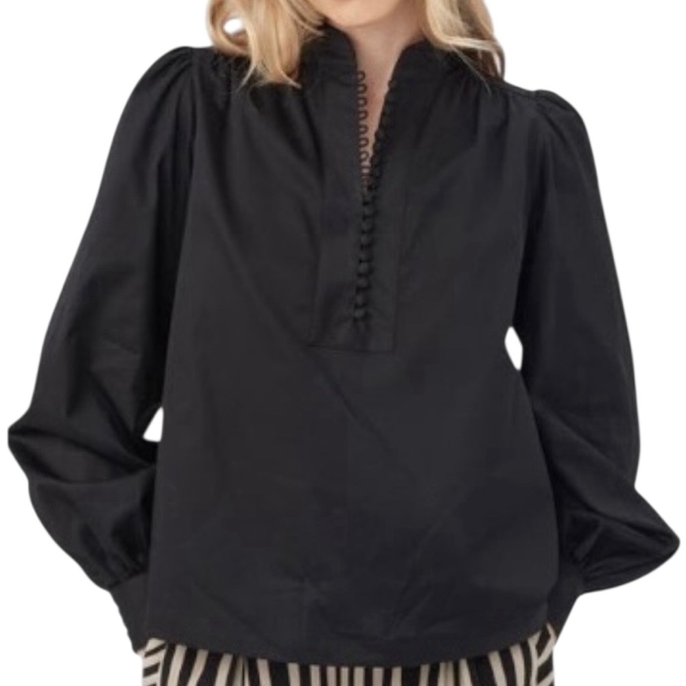 NWT Trina Turk Sisi Cotton Poplin Sleeve Long Sleeve Covered Button Neck Top